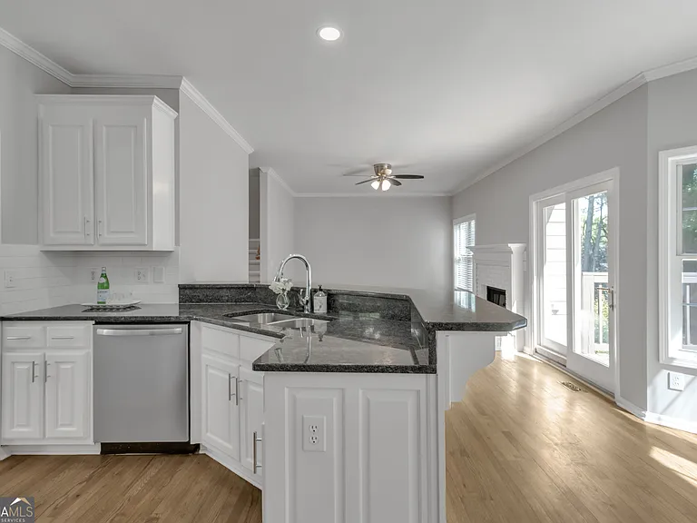 3633 Elinburg Cove Trl — Photo 8
