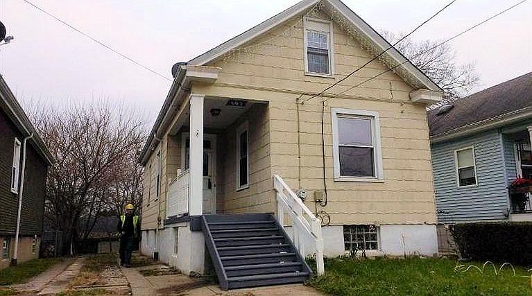 2nd image of 663 Elliott Ave