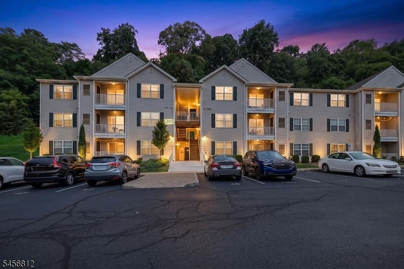 1st image of 1233 King Ct