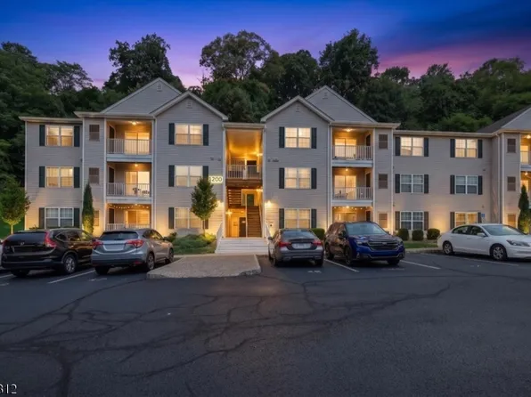1233 King Ct, Green Brook Twp., NJ 08812