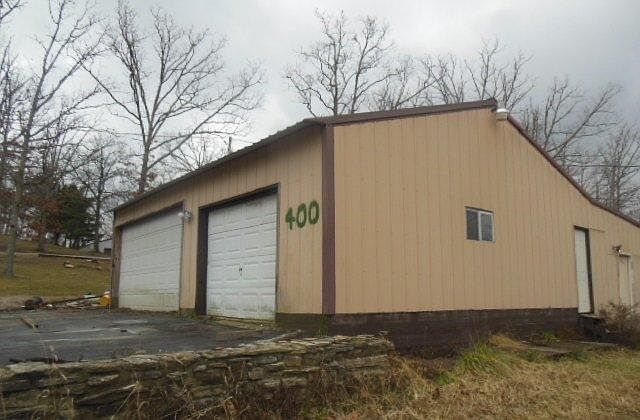 2nd image of 400 Westview Dr