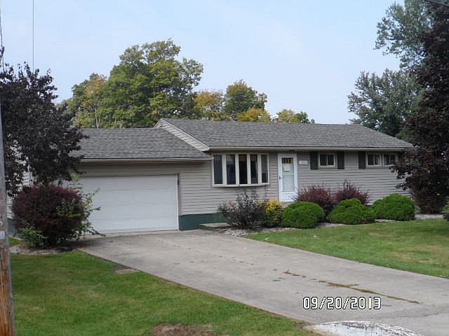 1st image of 1033 Eastview Dr