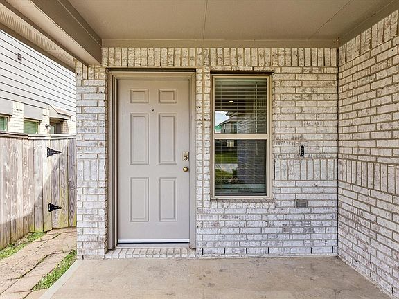 3rd image of 26719 Wilderye Cove Ln