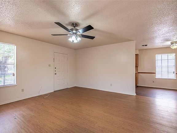 4th image of 1006 Cushing Dr #A