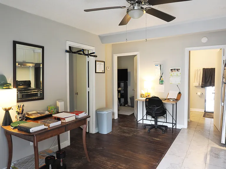 126 Alexander St — Photo 41