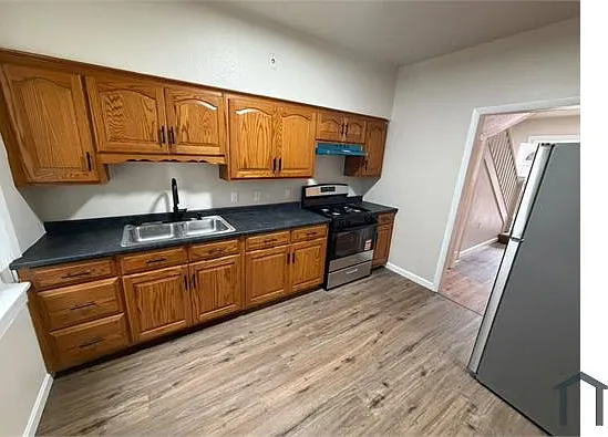 740 Middle Ave — Photo 8