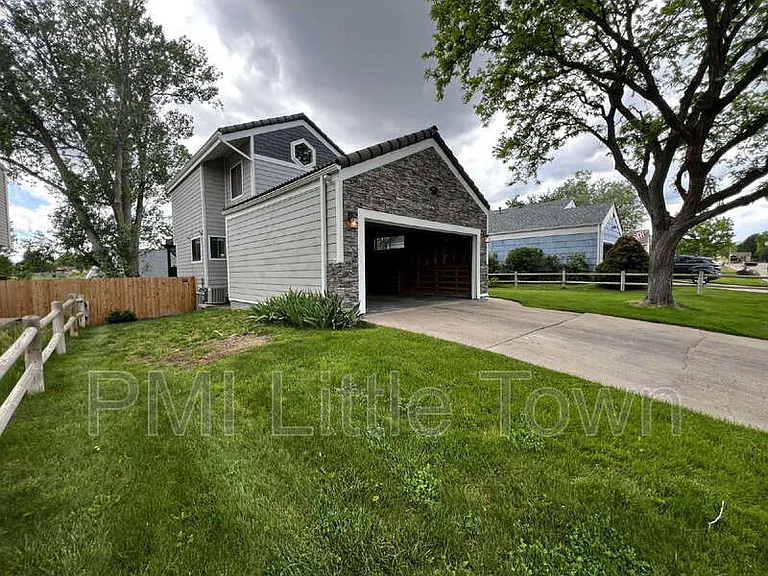 10772 W Berry Ave — Photo 4