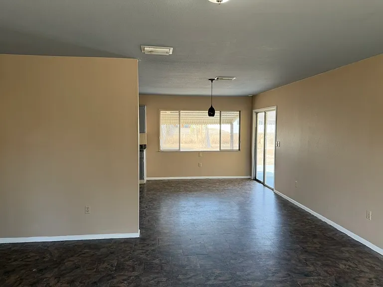 2781 Greendale Rd — Photo 3