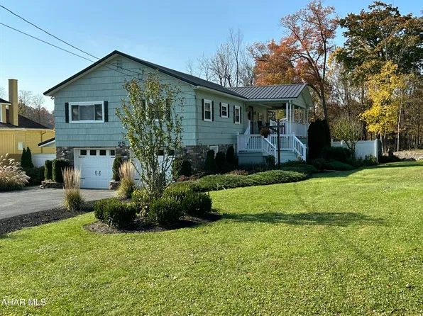 25 Cardiff St, Johnstown, PA 15906