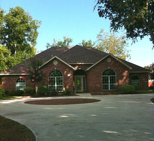 1st image of 173 Teinert Cir