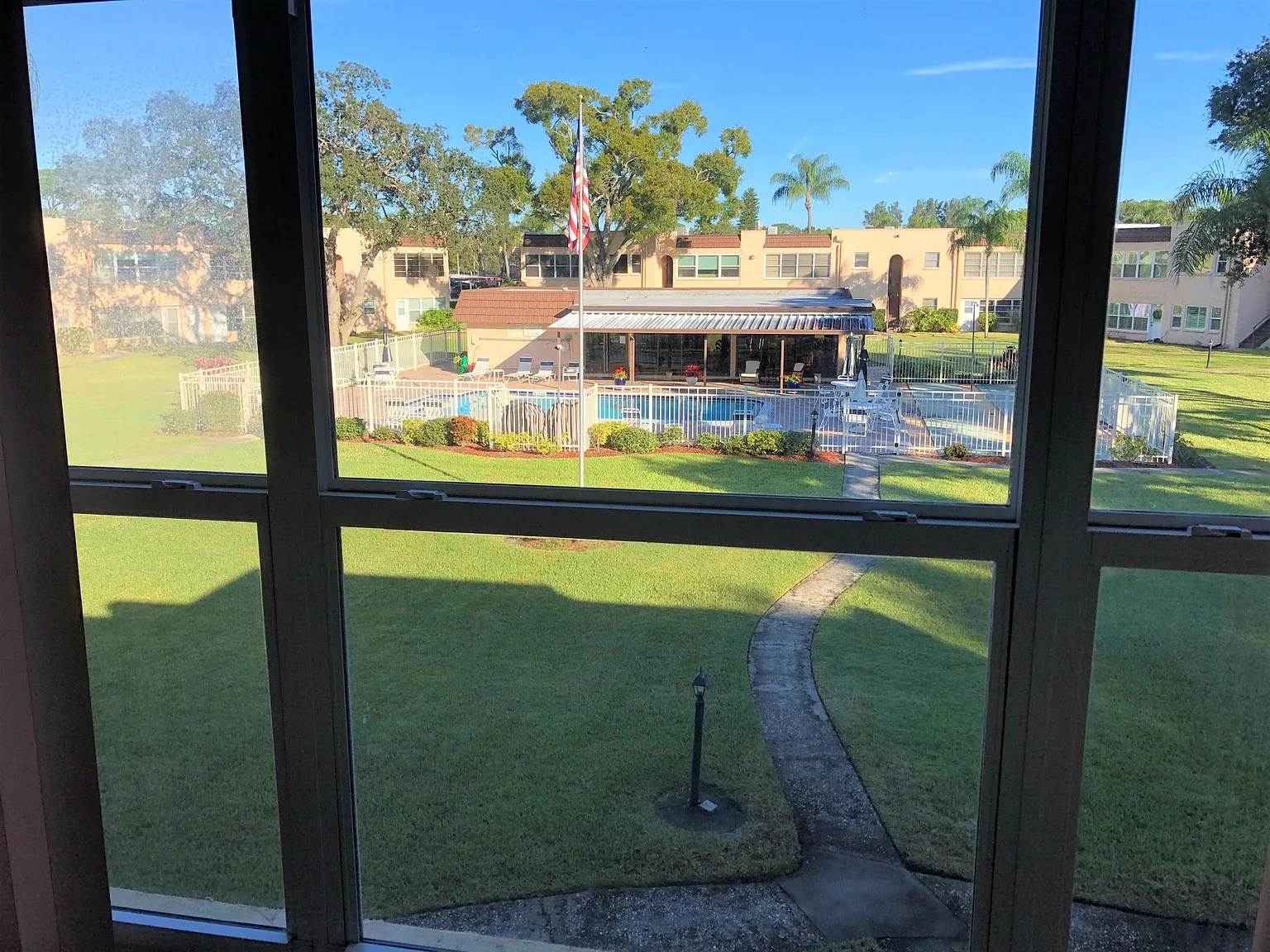 1 bed, 960 sqft, $1,375 — Photo 4