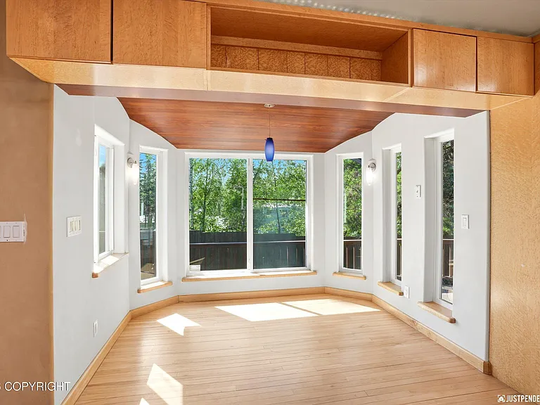 2100 Churchill Dr — Photo 13
