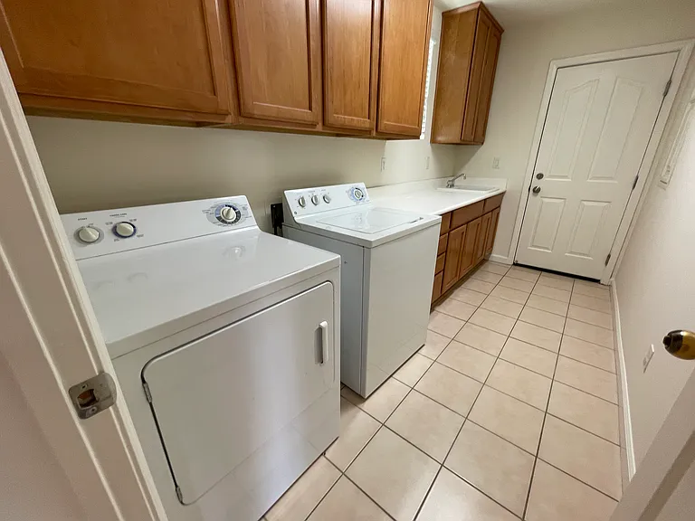 121 Patterson Ave — Photo 16