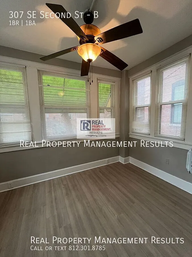 Downtown Living Near Riverfront & Dining — Photo 4