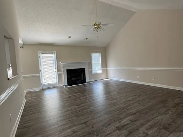 135 Adler Ln — Photo 2