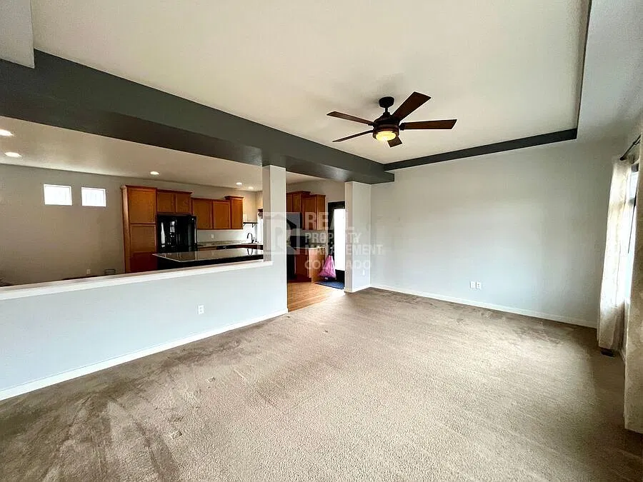 Comfortable 3 Bedroom Home Near Trails and Community Amenities — Photo 3