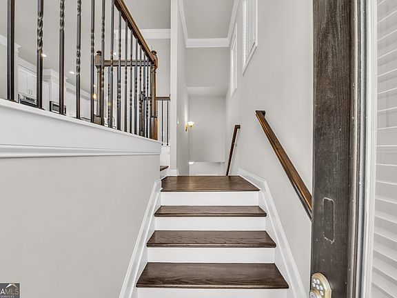 4th image of 2006 Raven Way