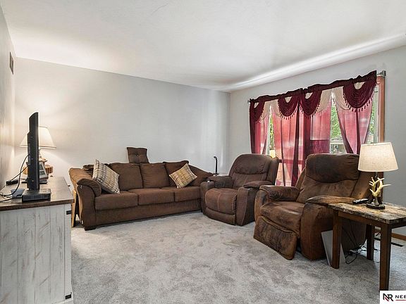 3rd image of 5834 Saint Paul Ave