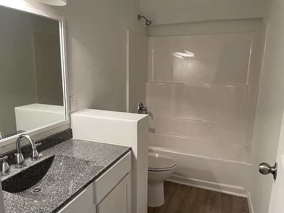 4th image of 37 King St E Unit 2