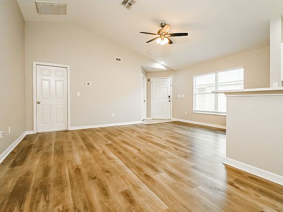 4th image of 6127 Skylarkcrest Dr