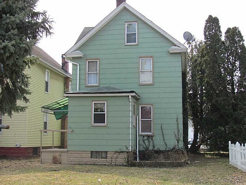 2nd image of 322 W Diamond St