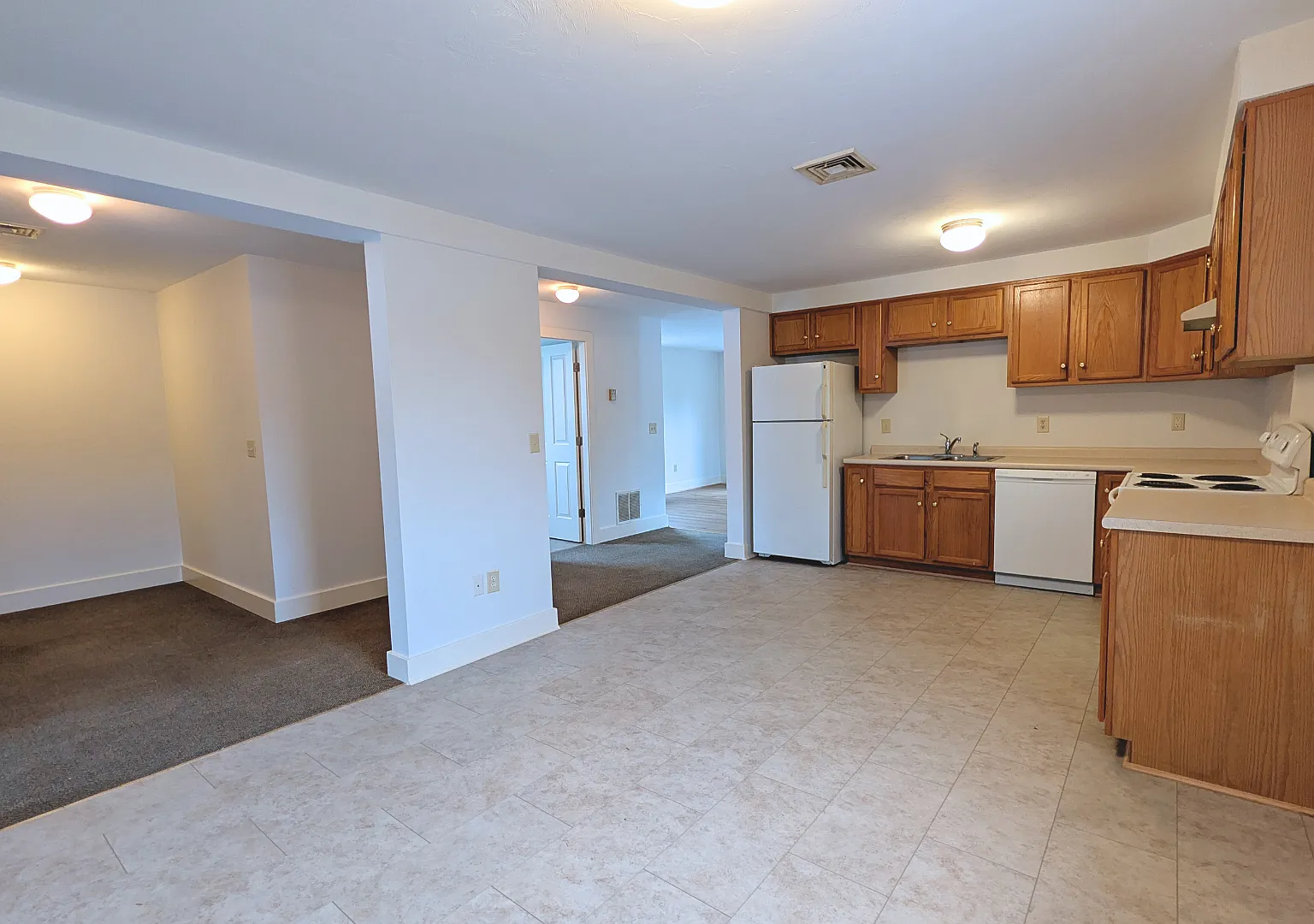 2 bed, 1000 sqft, $1,650 — Photo 3
