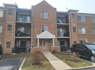 5351 N East River Rd APT 301, Chicago, IL 60656