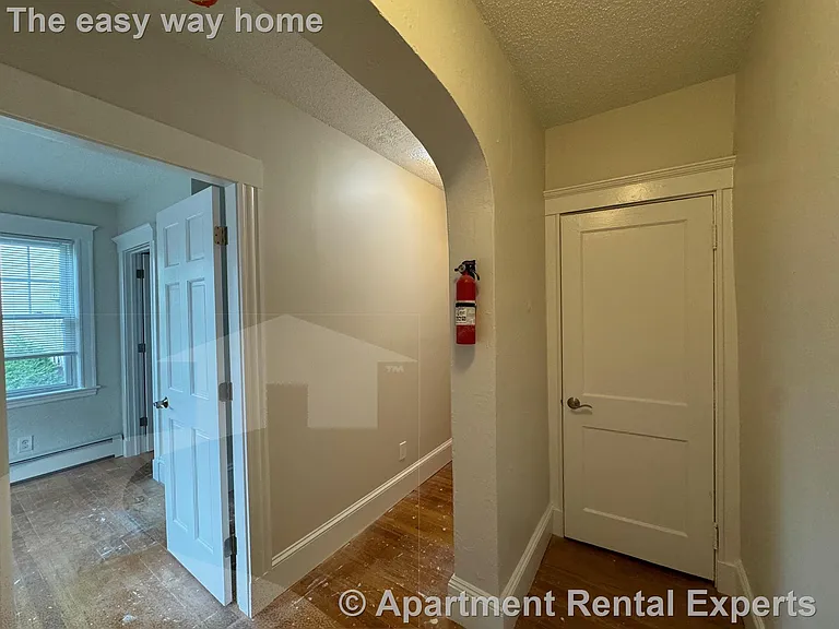 23 Lowell St — Photo 5