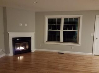 28 Landmark Hill Ln UNIT 2, Kittery, ME 03904