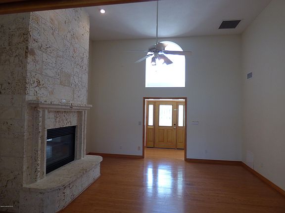 3rd image of 4577 Helena Dr