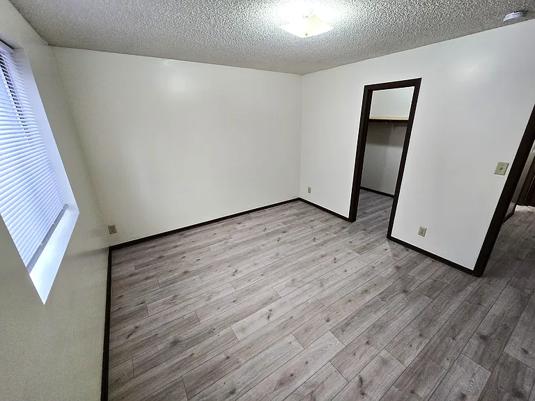 1016 G St #8 — Photo 11