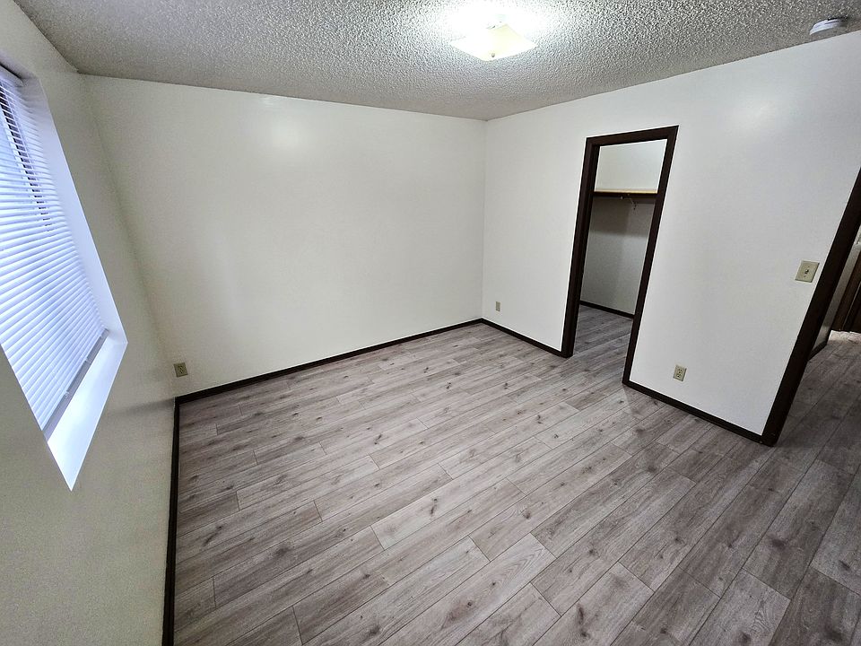 Bedroom: