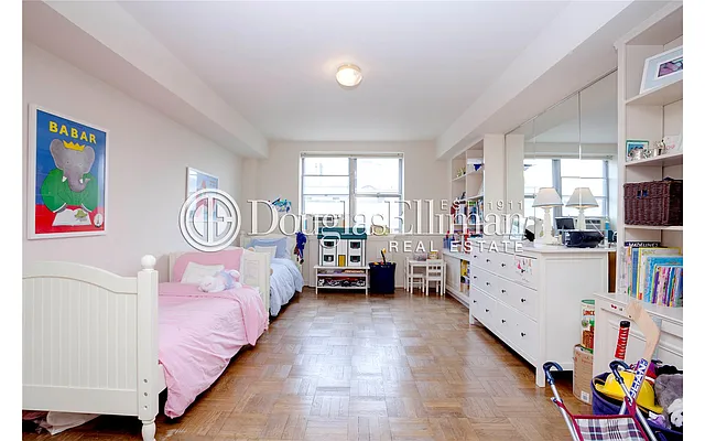 Rented by Douglas Elliman | media 10