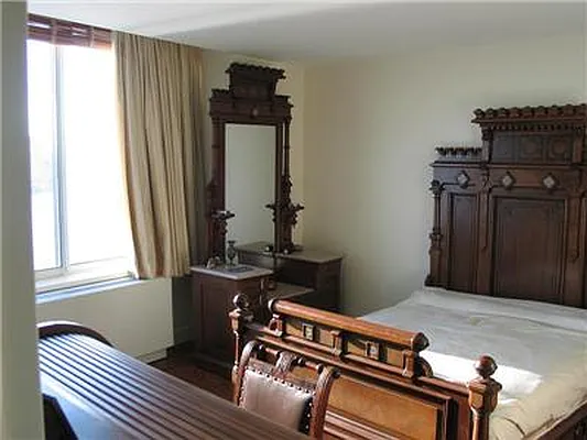 Rented by RELO REDAC INC. | media 15