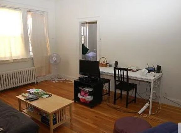 5th image of 2023 Commonwealth Ave #4