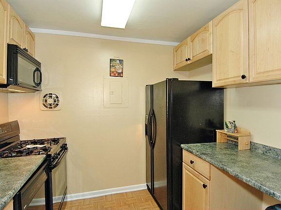 Like-New Kitchen