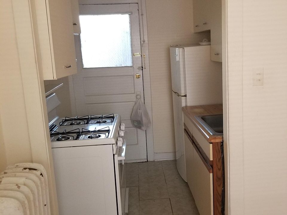 1st image of 516 W Cornelia Ave #3J