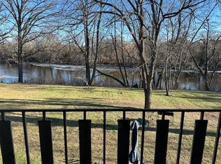 3921 W County Line Rd APT 16, Brown Deer, WI 53209