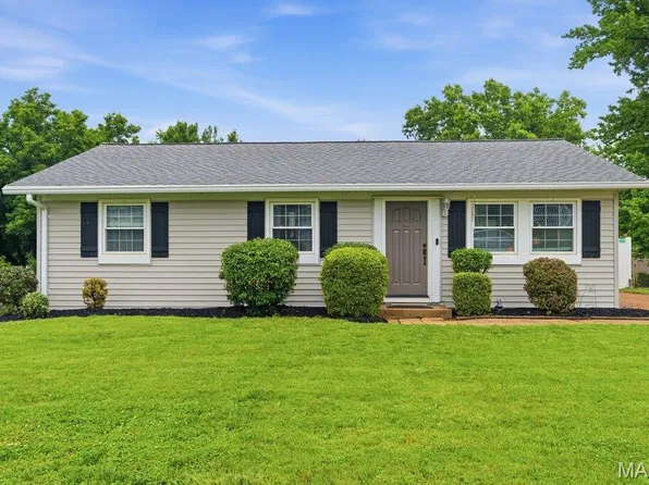 127 E Marseille Dr, Saint Louis, MO 63129