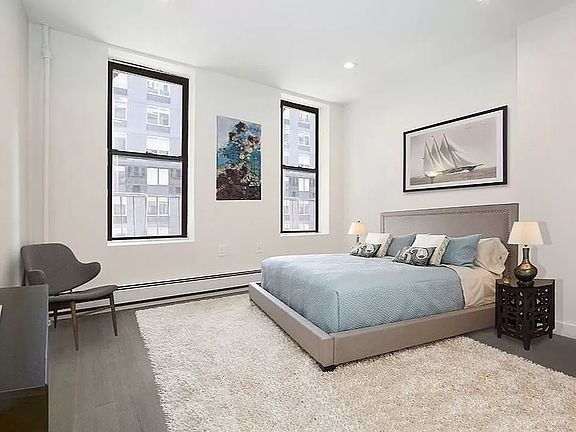 3rd image of 316 W 39th St APT 5W