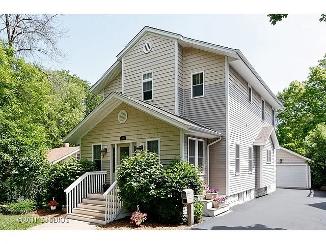 5335 Carpenter St photo 1