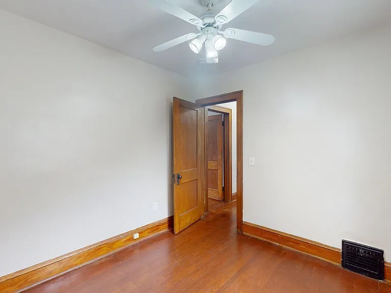 9715 Plymouth Ave — Photo 9