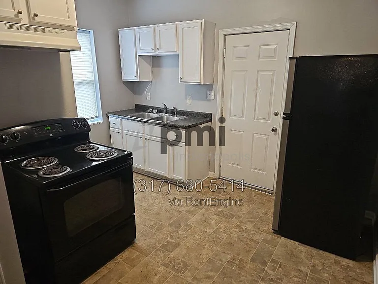 112 Adler St — Photo 3