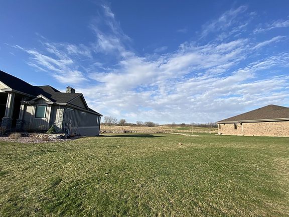 2nd image of 1015 Brooks Ln N