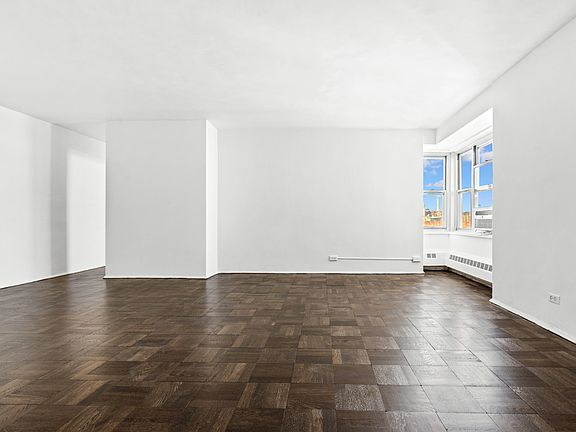 4th image of 568 Grand St APT J1502