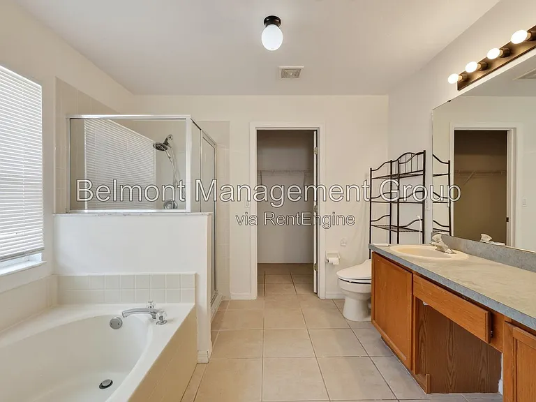 2127 Korat Ln — Photo 18