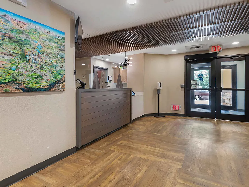 Lobby and Guest Check-in