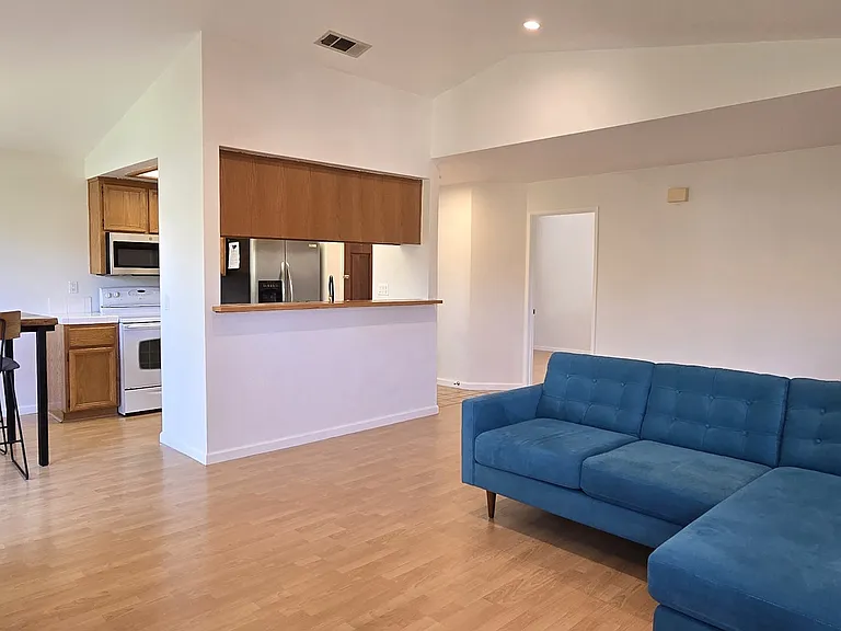 38715 Huntington Cir — Photo 10