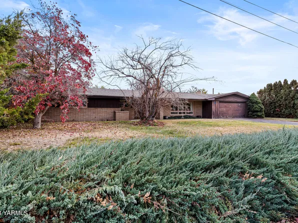 33 Moore Ave, Naches, WA 98937