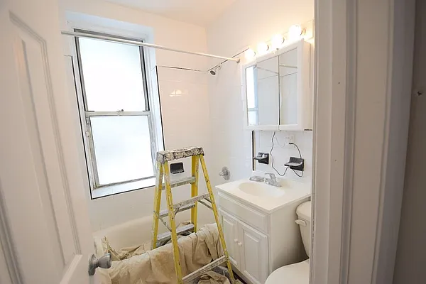 Rented by Rolling Stone Realty LLC | media 11